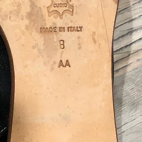 Amalfi slip on leather shoe. Size 8 1/2 - Picture 2 of 4